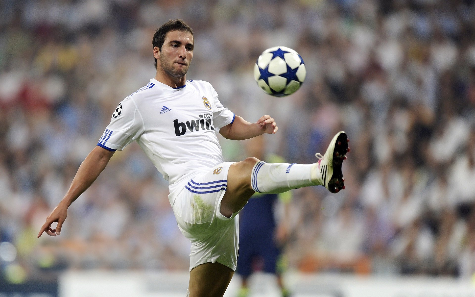 俱乐部在赛季中调整训练计划以避免伤病,俱乐部升级